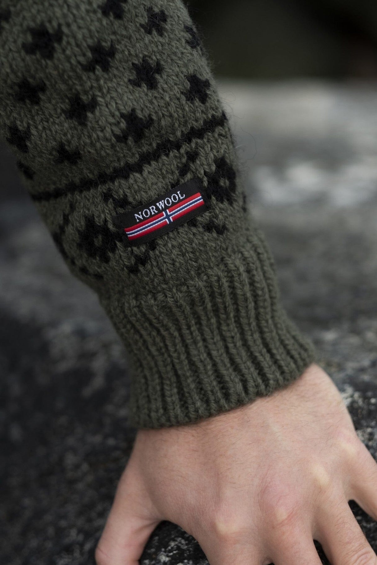Rullekrave sweater af Islandsk strik i 100% ren uld fra NORWOOL