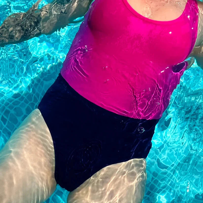 WUKA To-farvet Badedragt til Menstruation – Pink/Lilla