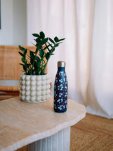 Indlæs billede til gallerivisning Qwetch Drikkeflaske - Hanami Blue 500 ml
