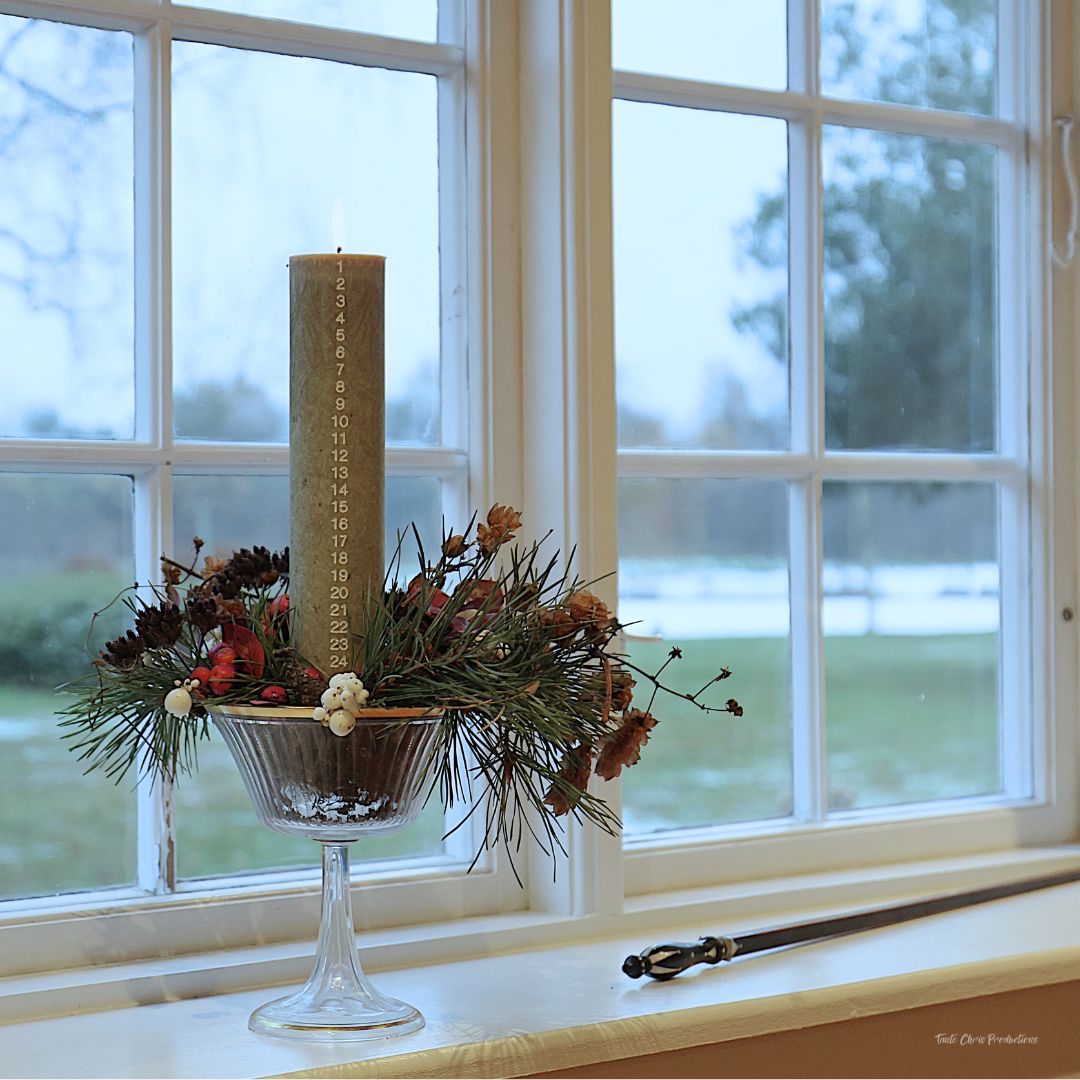 Kalenderlys fra Kunstindustrien - Moss Green med hvide tal