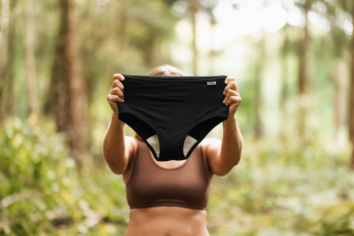 Elskbar Menstruationstrusser Onyx - Medium Flow