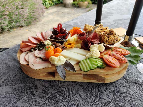 Suztain - Skærebræt - Osteplatte med knive - Økologisk bambus Suztain