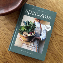 Load image into Gallery viewer, Spar &amp; Spis - den helt nye bog om sund mad til små penge - Anette Harbech Olesen
