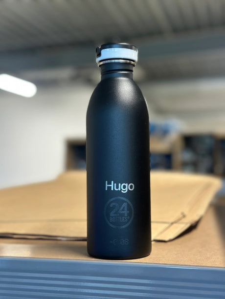 Drikkedunke med navn eller logo – den personlige løsning til hverdag, sport og arbejde