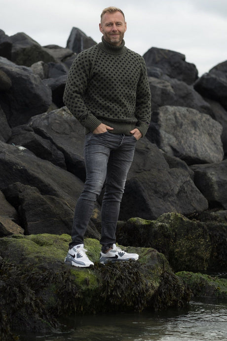 Rullekrave sweater af Islandsk strik i 100% ren uld fra NORWOOL