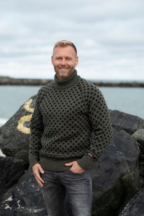Rullekrave sweater af Islandsk strik i 100% ren uld fra NORWOOL
