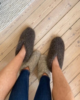 The Cozy Sheep Uldhjemmesko – Mørkegrå (Lav model)