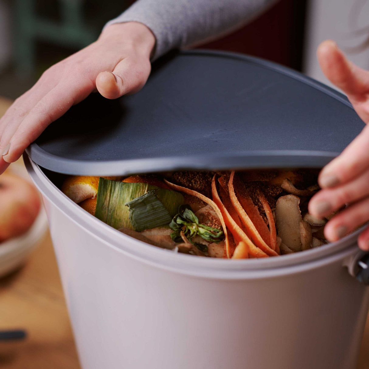 2 Bokashi Essens Kompostspande - Grå, inkl. 1 kg bokashiklid