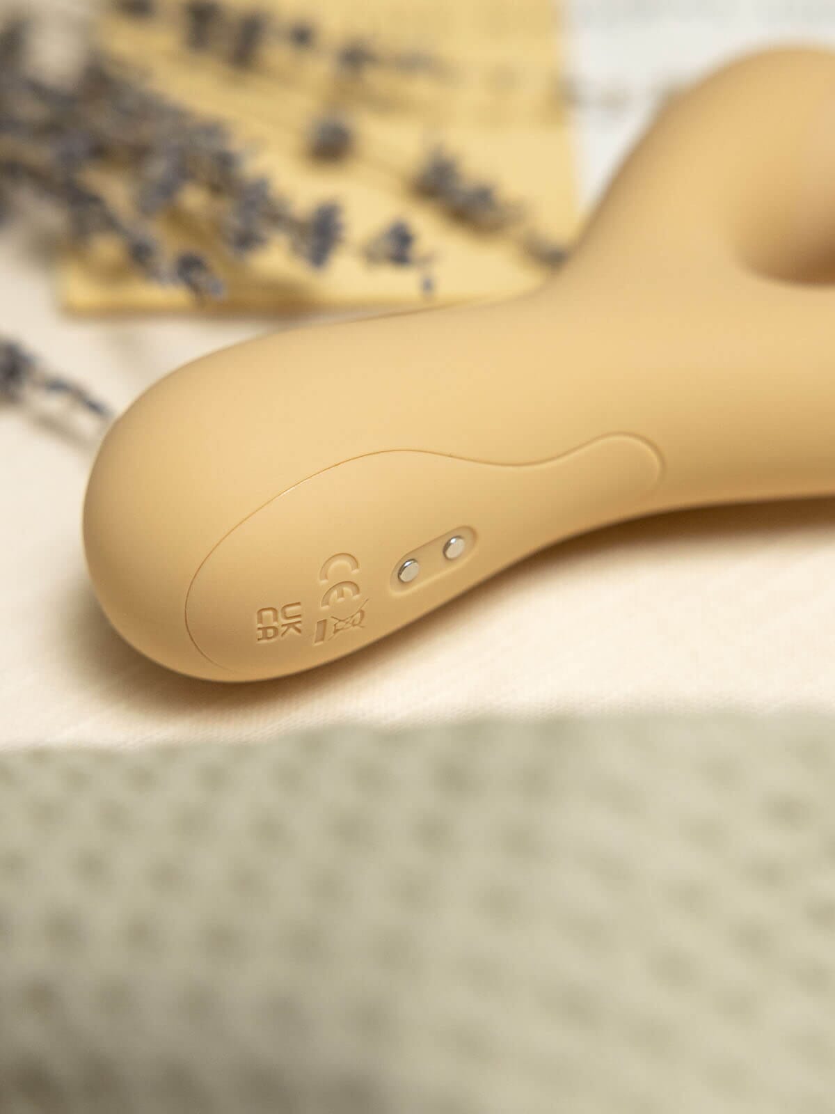 Camphor vibrator