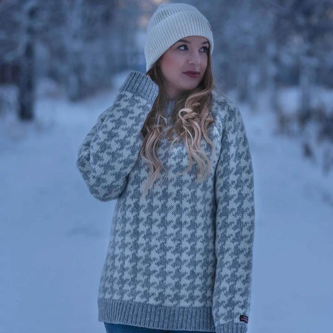 Rundhalset Islandsk sweater m/raglanærmer i 100% uld by NORWOOL