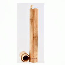 Indlæs billede til gallerivisning Suztain Naturals - Økologisk bambus etui til tandbørsten Suztain 
